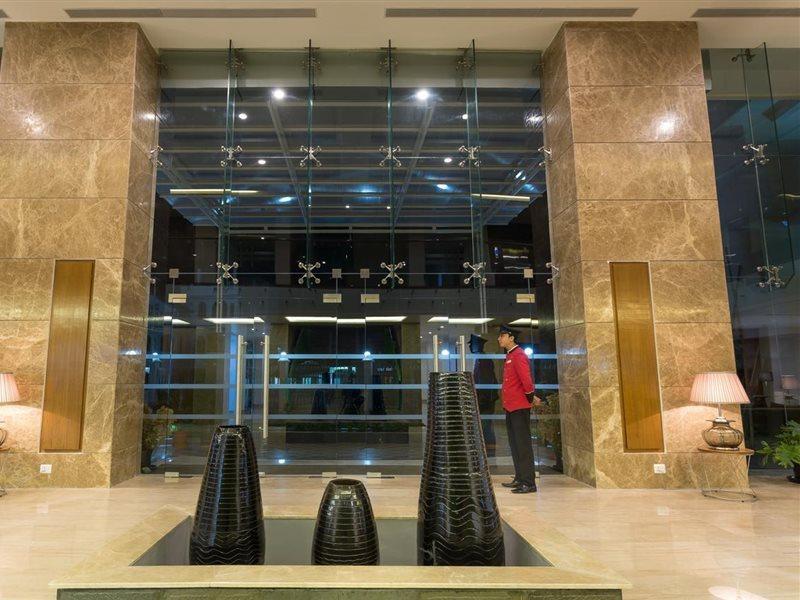 Classic Grande,A Member Of Radisson Imphal Dış mekan fotoğraf