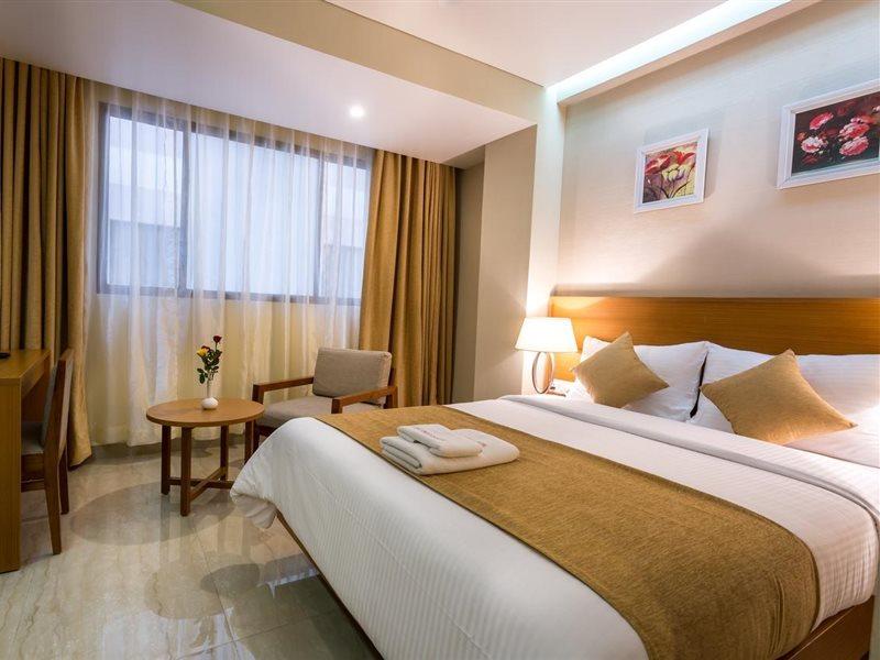 Classic Grande,A Member Of Radisson Imphal Dış mekan fotoğraf