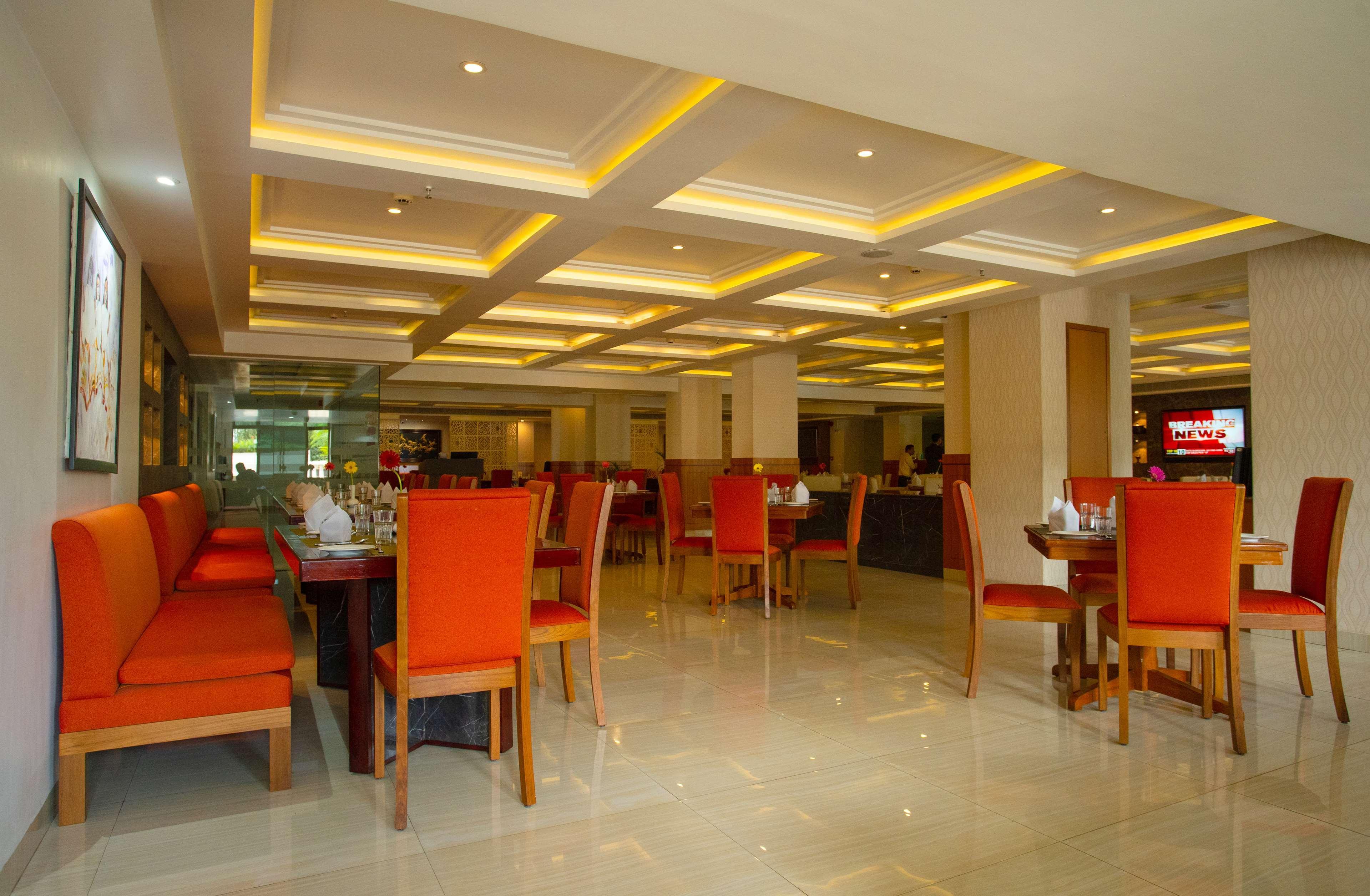 Classic Grande,A Member Of Radisson Imphal Dış mekan fotoğraf