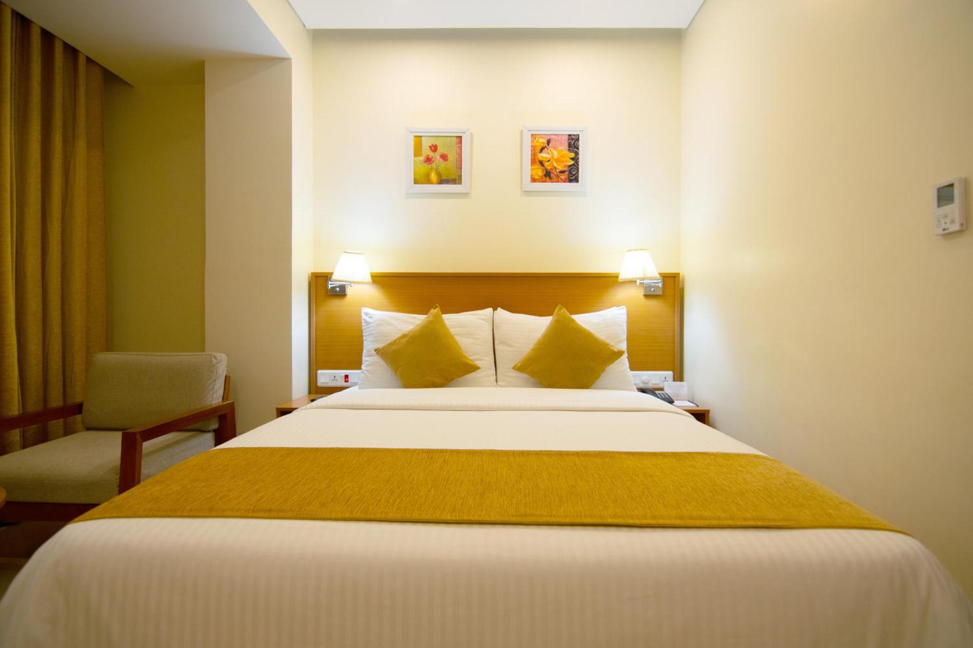 Classic Grande,A Member Of Radisson Imphal Dış mekan fotoğraf