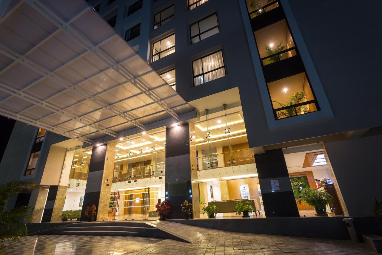 Classic Grande,A Member Of Radisson Imphal Dış mekan fotoğraf