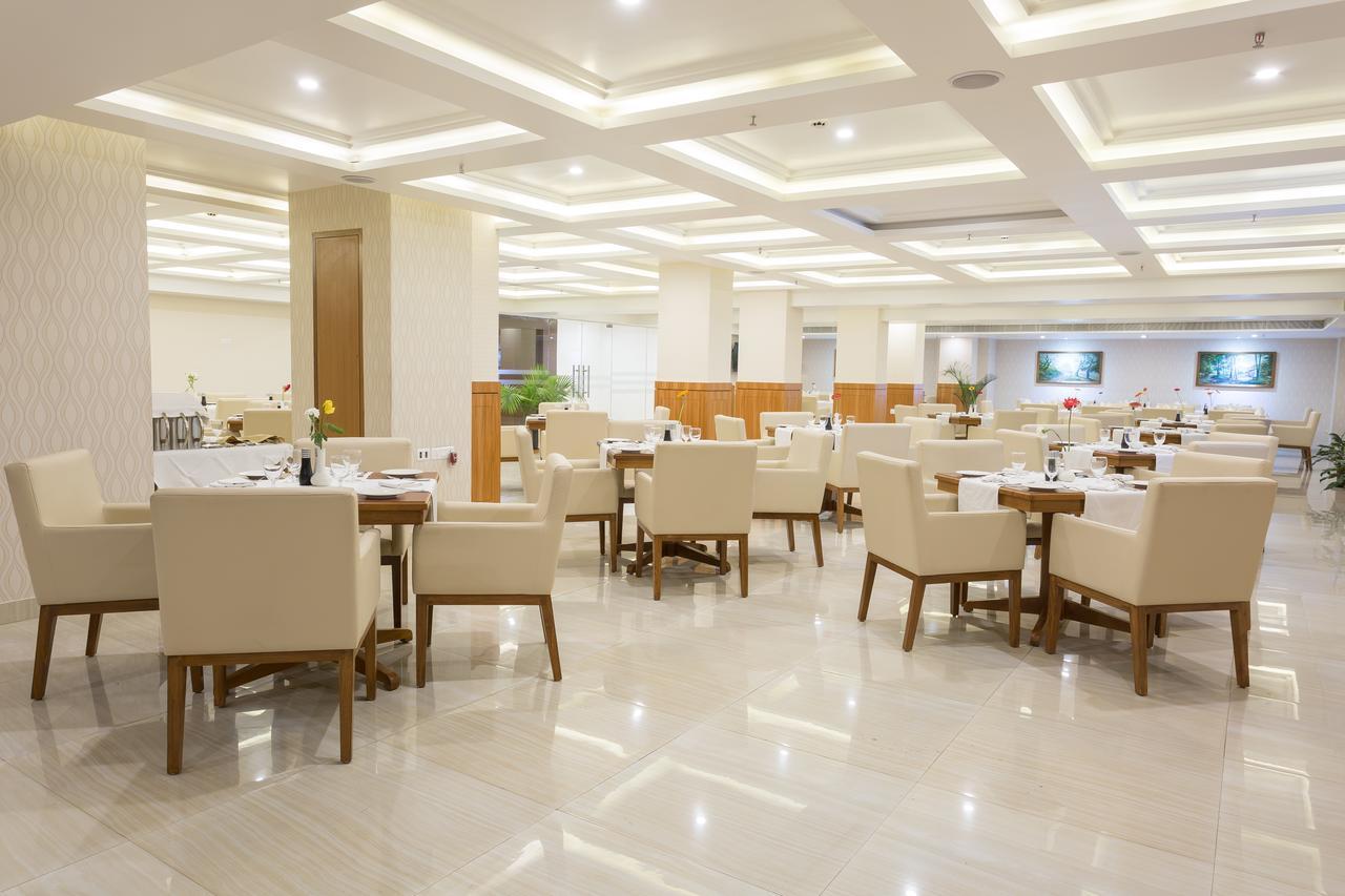 Classic Grande,A Member Of Radisson Imphal Dış mekan fotoğraf