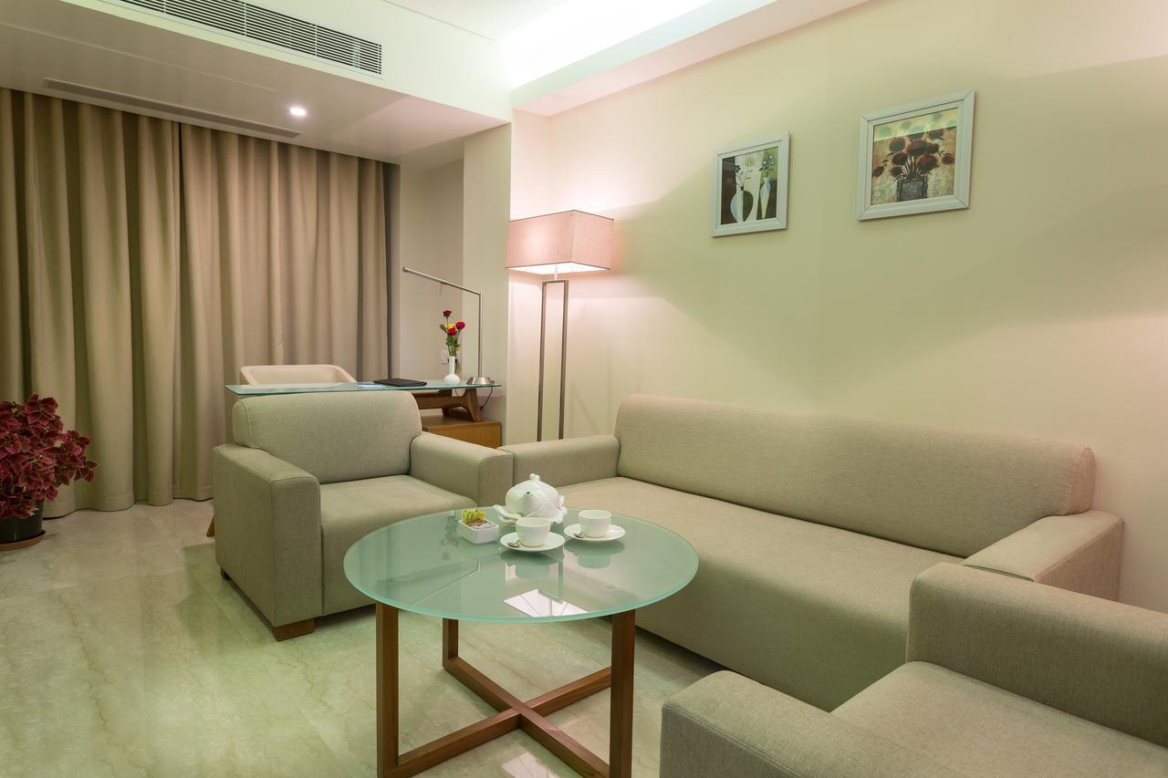 Classic Grande,A Member Of Radisson Imphal Dış mekan fotoğraf